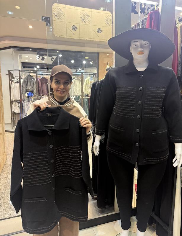 ژاکت مشکی آنا