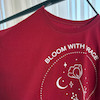تیشرت زنانه آستین کوتاه قرمز طرح Bloom With Grace | پارچه نخی | کانگومام