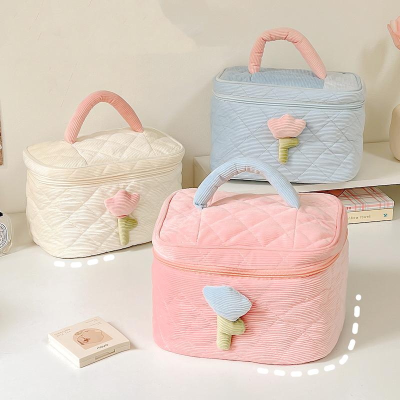 کیف آرایش طرح گل