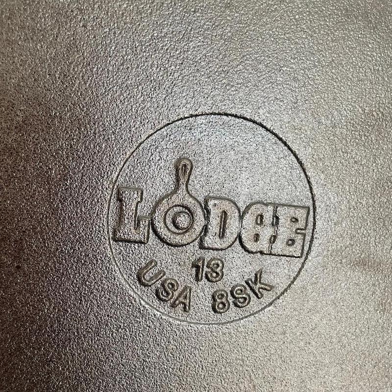 تابه چدنی (cast iron) لاج ۲۶ سانتی متر