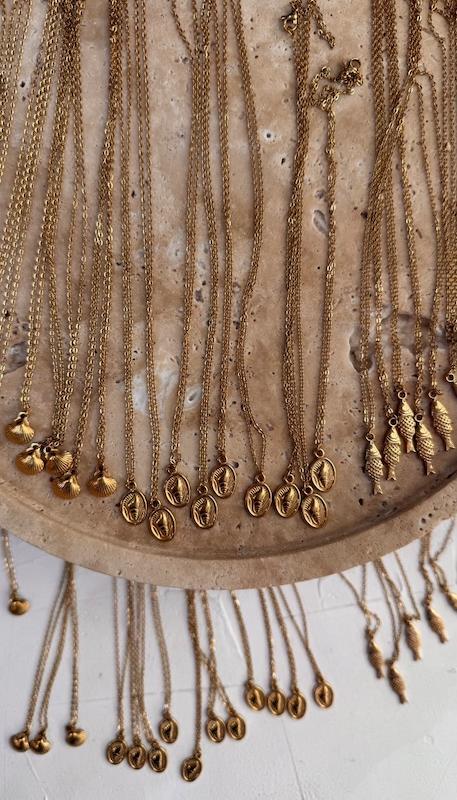 گردنبند طرح طلا پینترستی