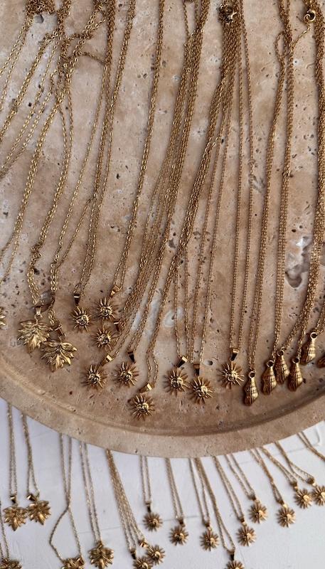 گردنبند طرح طلا پینترستی