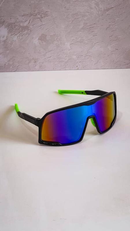 عینک ورزشی طرح اوکلی 