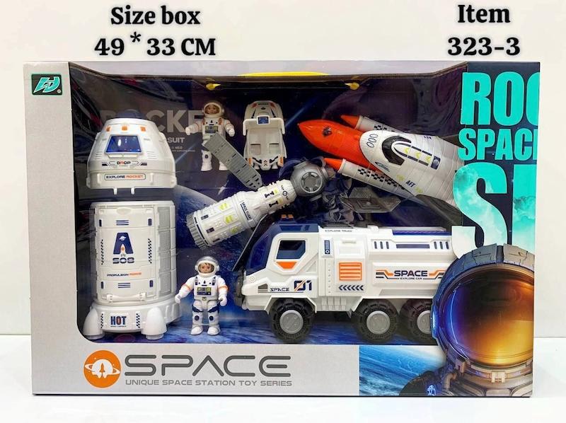اسباب بازی موشک فضاپیما مدل 3233 همراه با فضانورد و ماشین و شاتل