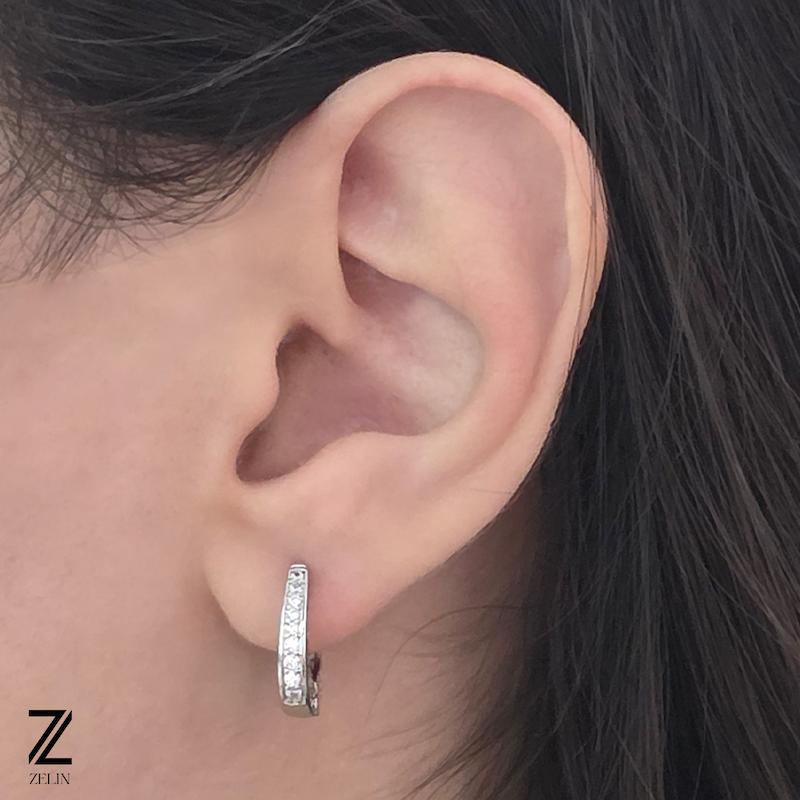 گوشواره میخی حلقه‌ای نگین دار کد ۱۱۵۵