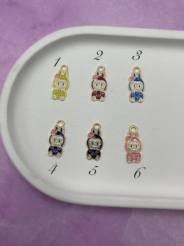 پلاک فانتزی لبوبو طلایی