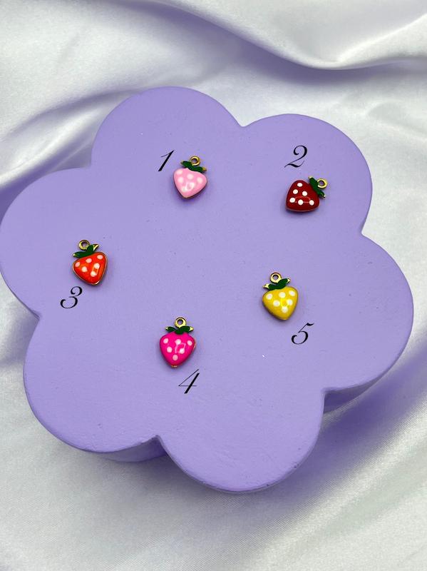 پلاک توت فرنگی