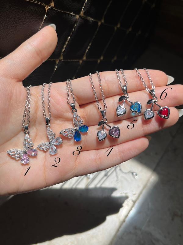 آویز سوارسکی پروانه و گیلاس
