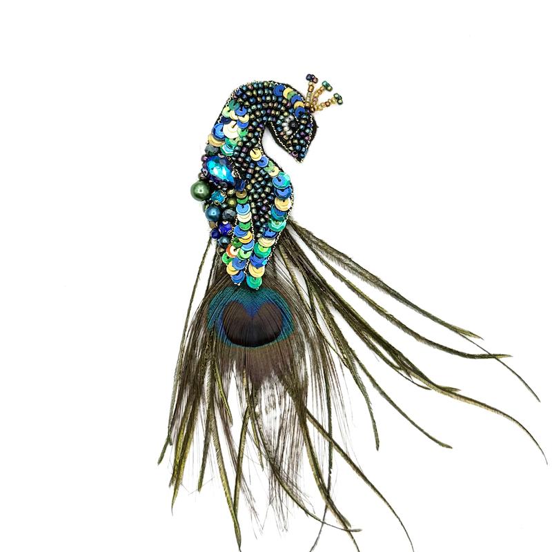 سنجاق سینه طاووس