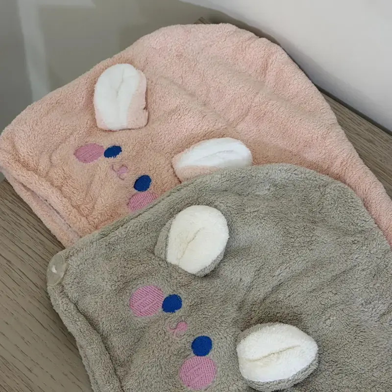 حوله مخصوص خشک‌کردن مو مدل کلاه‌دار