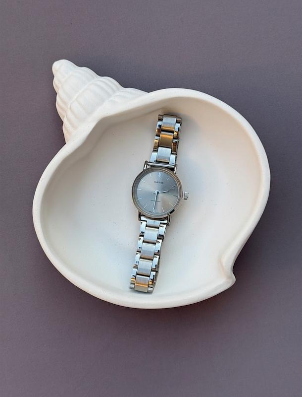 ساعت مچی زنانه کاسیو طوسی نقره ای مینیمال CASIO 