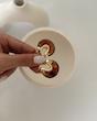 گوشواره حلقه ای صدف قهوه ای
