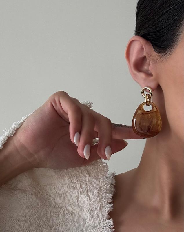 گوشواره اشکی بزرگ صدف قهوه ای