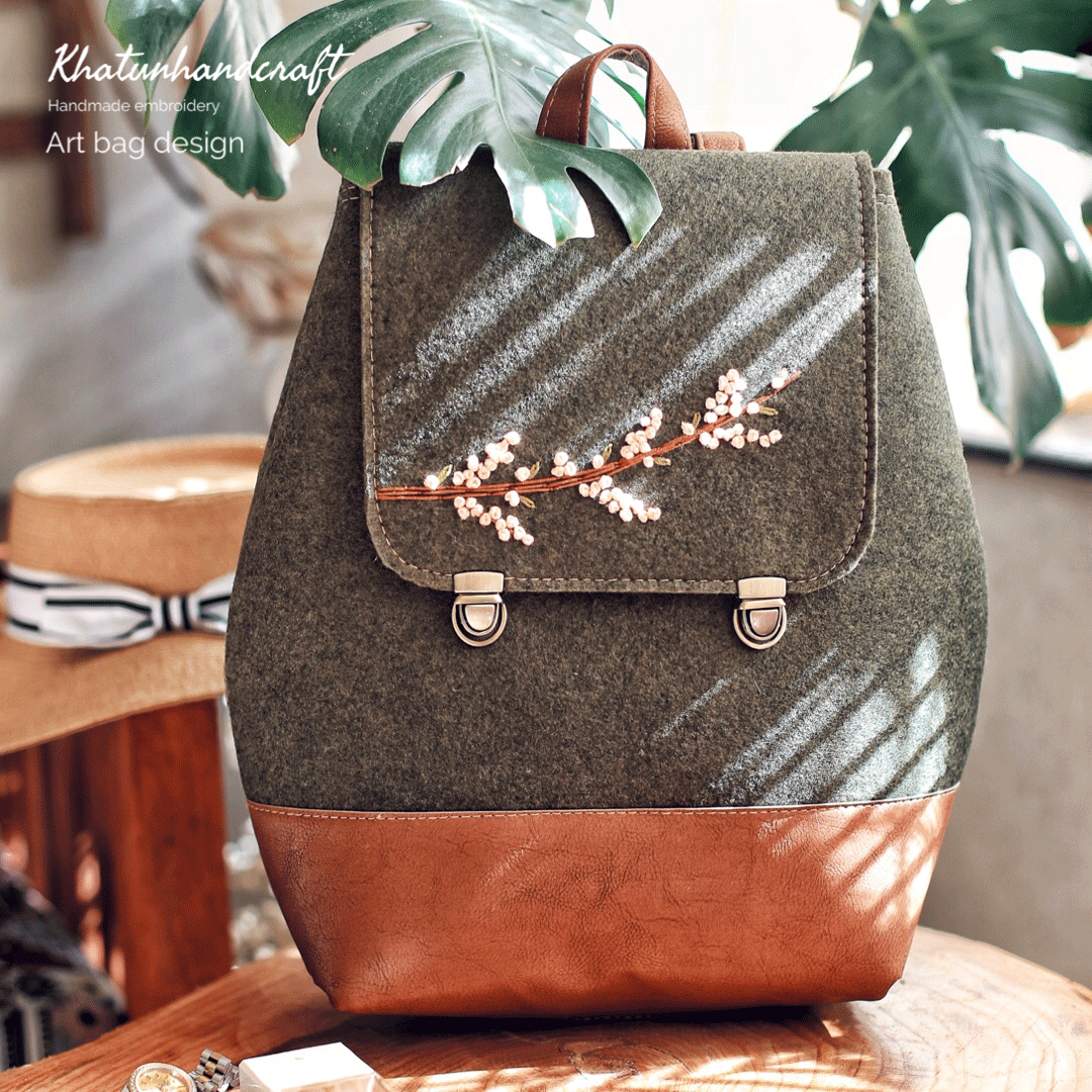 کوله‌پشتی دکمه‌خور گلدوزی شکوفه