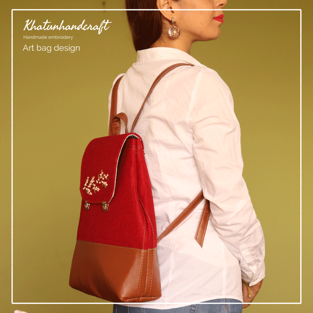 کوله‌پشتی دکمه‌خور گلدوزی شکوفه