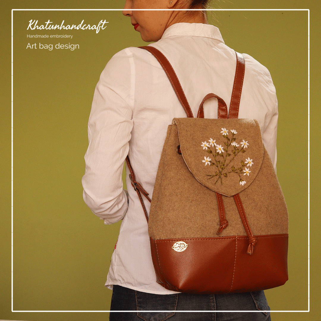 کوله‌پشتی آهنربایی گلدوزی بابونه