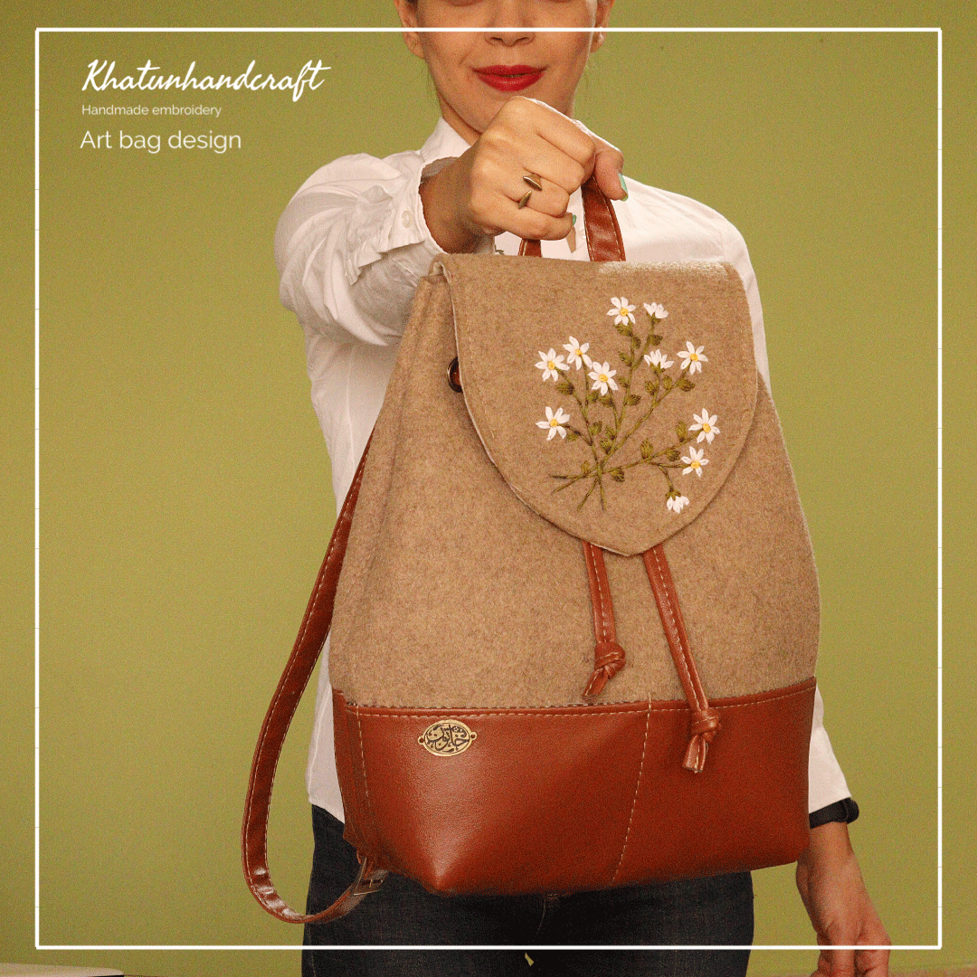 کوله‌پشتی آهنربایی گلدوزی بابونه