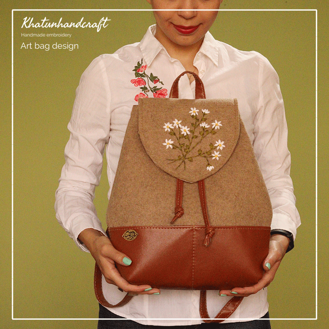 کوله‌پشتی آهنربایی گلدوزی بابونه