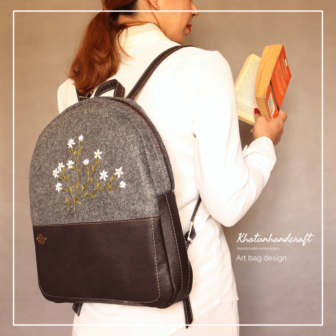 کوله‌پشتی صندوقی گلدوزی بابونه