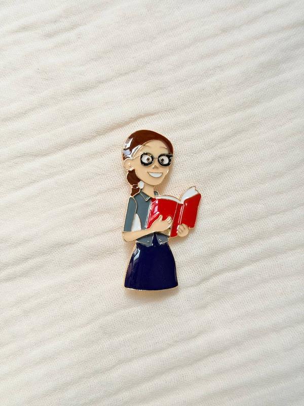 سنجاق سینه طرح خاص