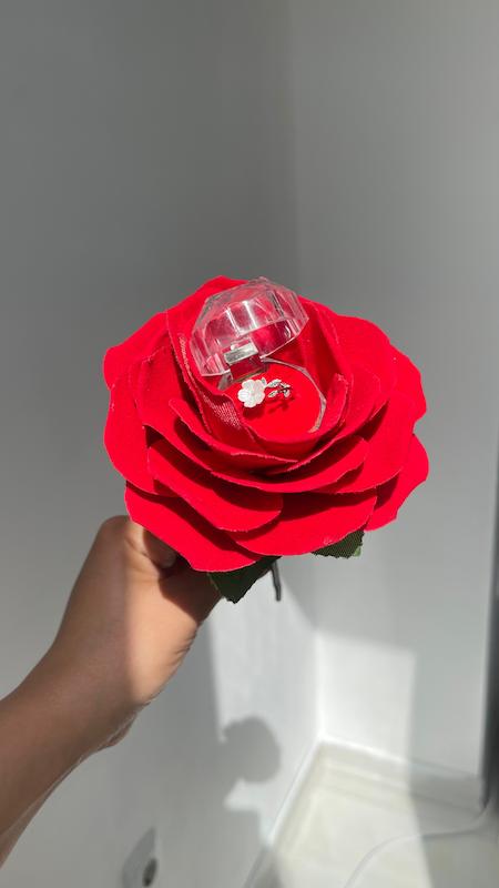 جا انگشتری شاخه گل 
