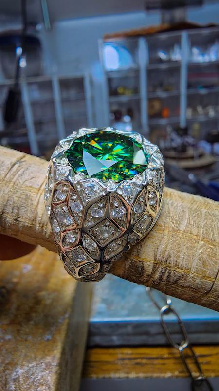 انگشتر موزانایت تمام نگین