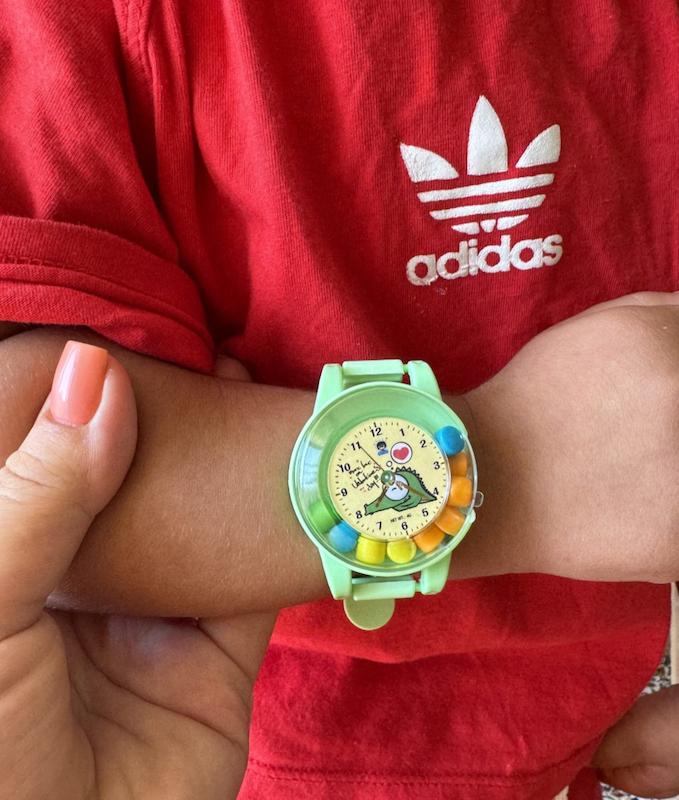 آبنبات ساعتی آبنیاتی که زمان را متوقف میکند! هر لحظه یک طعم شیرین و بی پایان