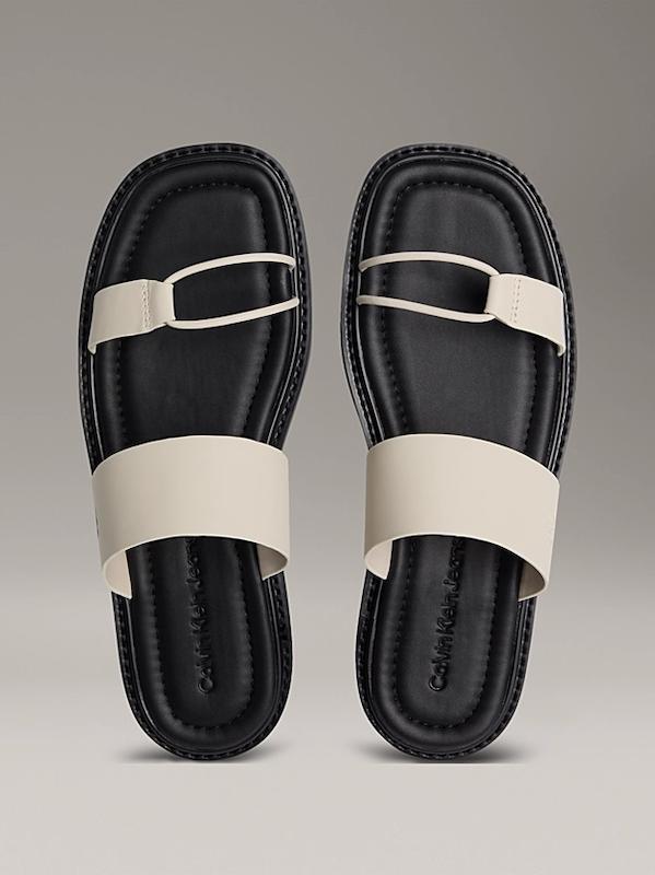 صندل رنگ طوسی برند Calvin Klein
