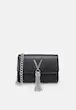 کیف Valentino