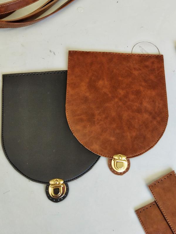 درب قفل دار چرم ابرو بادی