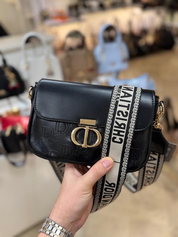 کیف رودوشی اسپرت دیور کد ۴۰۰