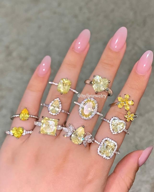 کالکشن انگشتر جواهری زرد