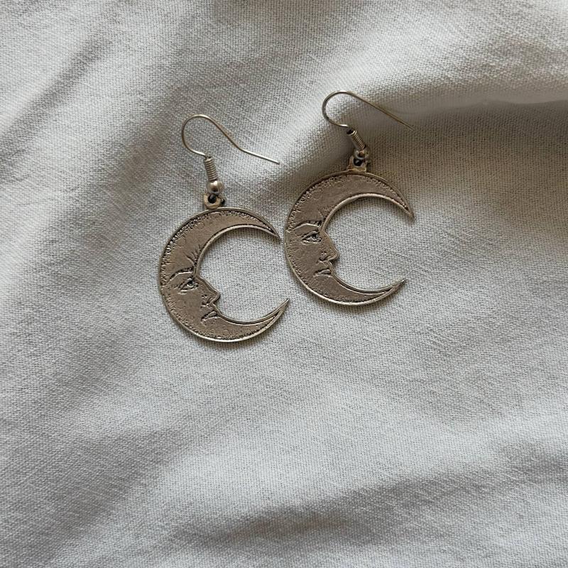 گوشواره ورشو ماه