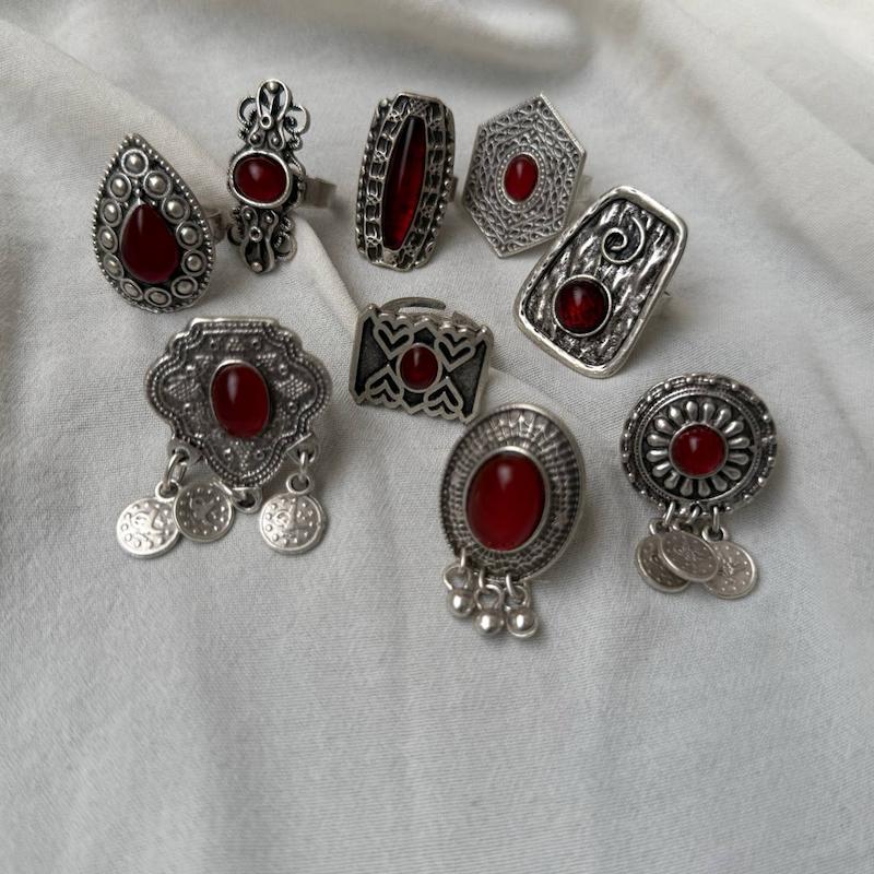 انگشتر ورشو قرمز