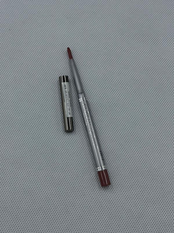 مداد لب مدادی ضدآب رنگ گوشتی (Burgundy Lip Liner)