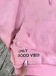 هودی صورتی only good vibes
