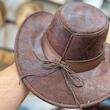 کلاه کابوی وارداتی طرح چرم با بند چرمی ،قهوه ای درجه یک کلاهباز ،بزرگسال