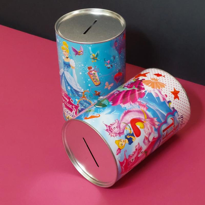 پک ۲ عددی قلک استوانه ای کوبه استودیو با طرح انیمیشنی(اسپایدرمن و دخترکفشدوزکی - بتمن و بن تن - سیندرلا و فروزن - داستان اسباب بازی ها و ماشین ها - سیندرلا و پری دریایی)koobe studio animated ladybug &spiderman coin banks - pack of 2