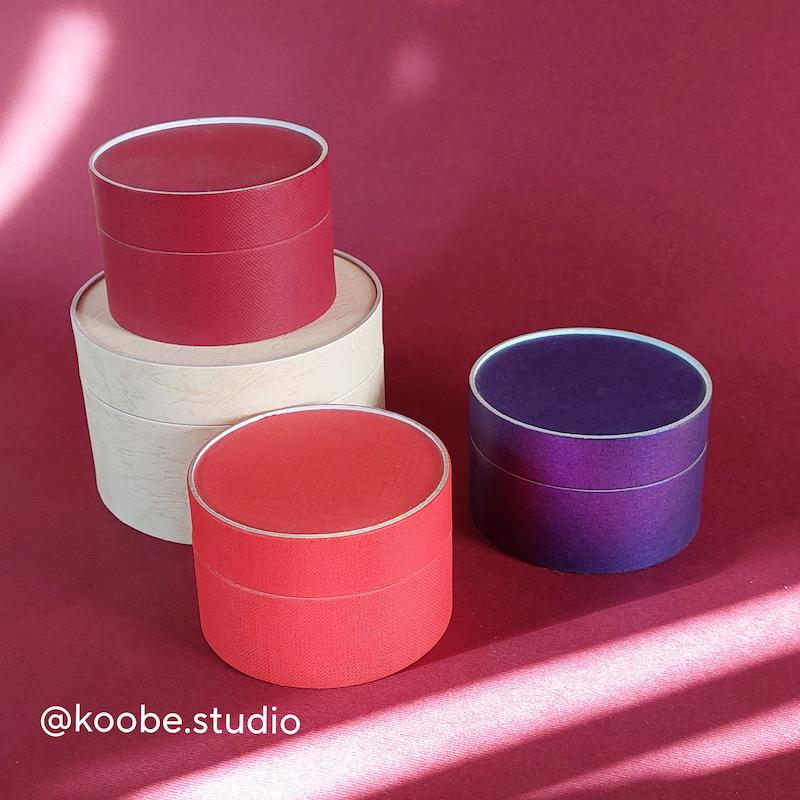پک ۸ عددی جعبه هدیه کوبه استودیو با رنگهای متنوع و تصادفی koobe studio gift box