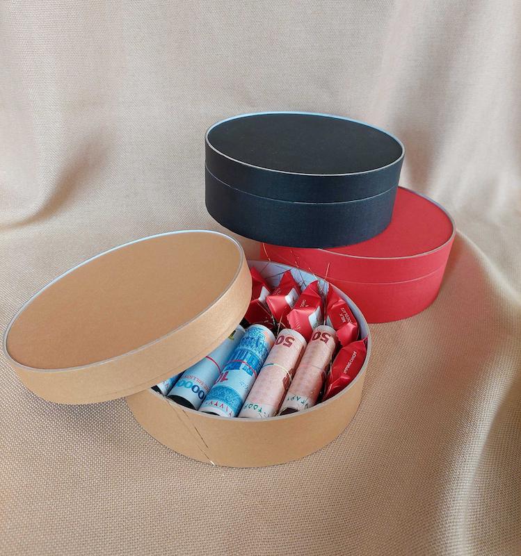 جعبه هدیه مشکی رنگ کوبه استودیو koobestudio gift box
