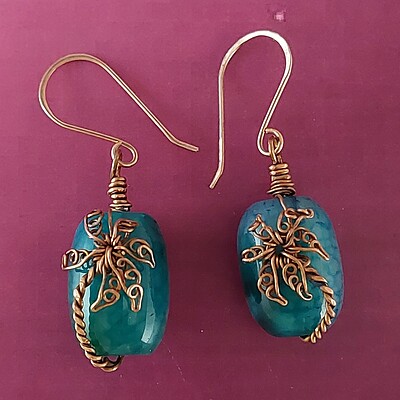 گوشواره دستساز کوبه استودیو از عقیق استوانه ای و درخت نخل از مس koobestudio earrings