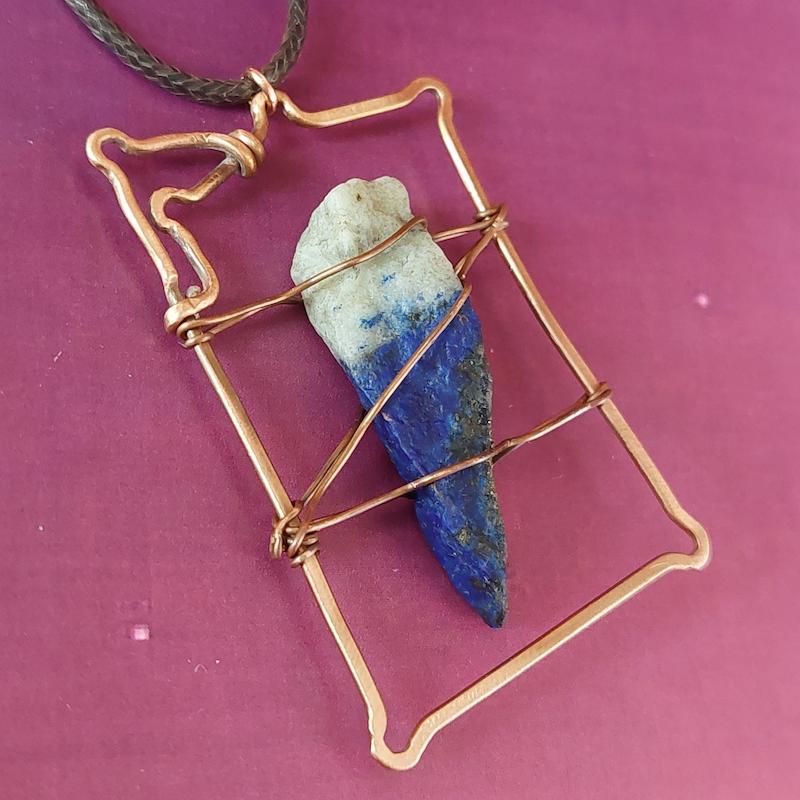 گردنبند دستساز کوبه استودیو از سنگ راف لاجورد و مس   koobestudio necklace