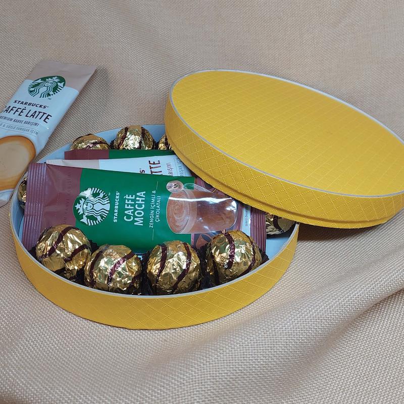 جعبه هدیه زرد رنگ کوبه استودیو koobestudio gift box