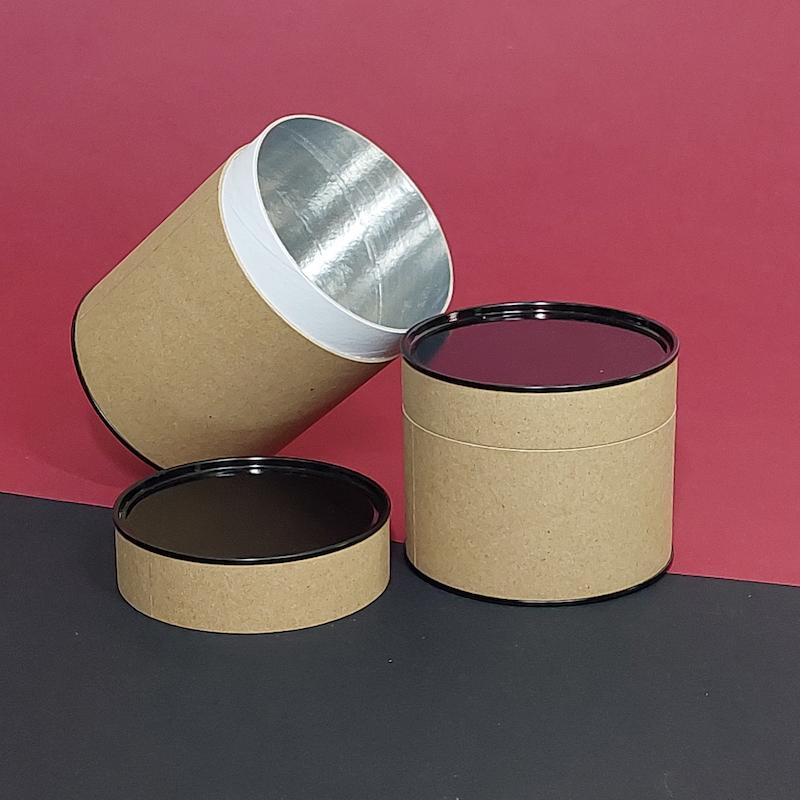 جعبه هدیه استوانه ای کوبه استودیو با پوشش کرفت ودرفلزی رنگی،koobe studio gift box