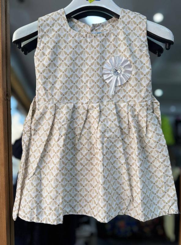 پیراهن نوزادی