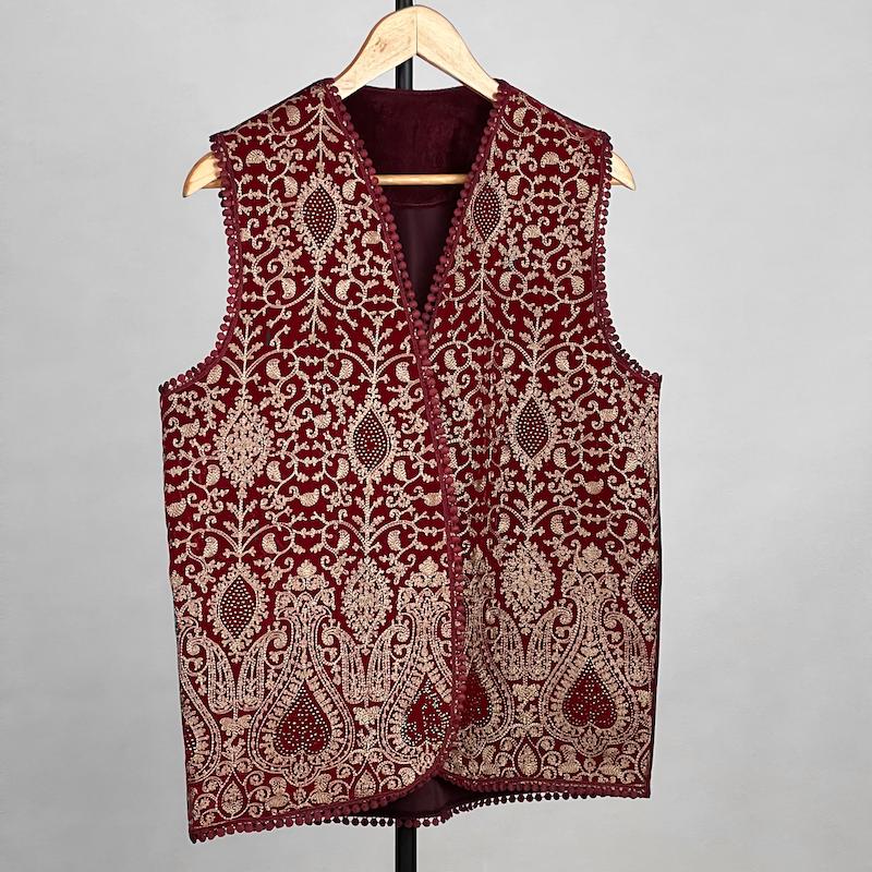 وست زنانه مدل مخمل گلدوزی سنتی کد AK1524