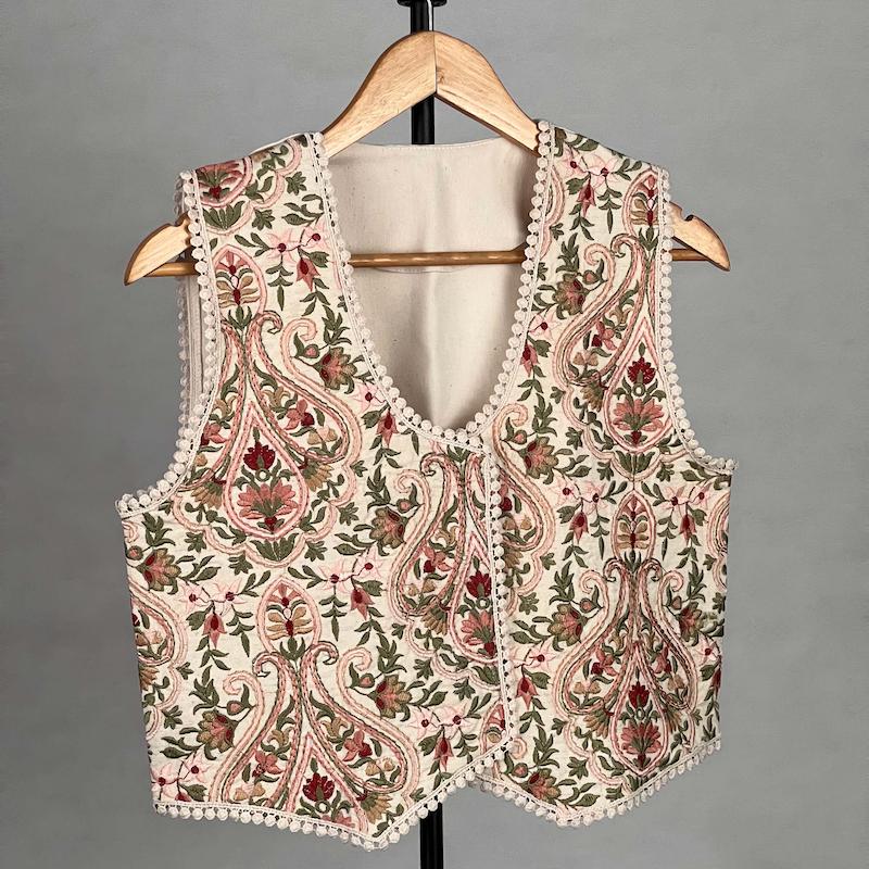 جلیقه زنانه مدل کتان گلدوزی سنتی کد AK1485