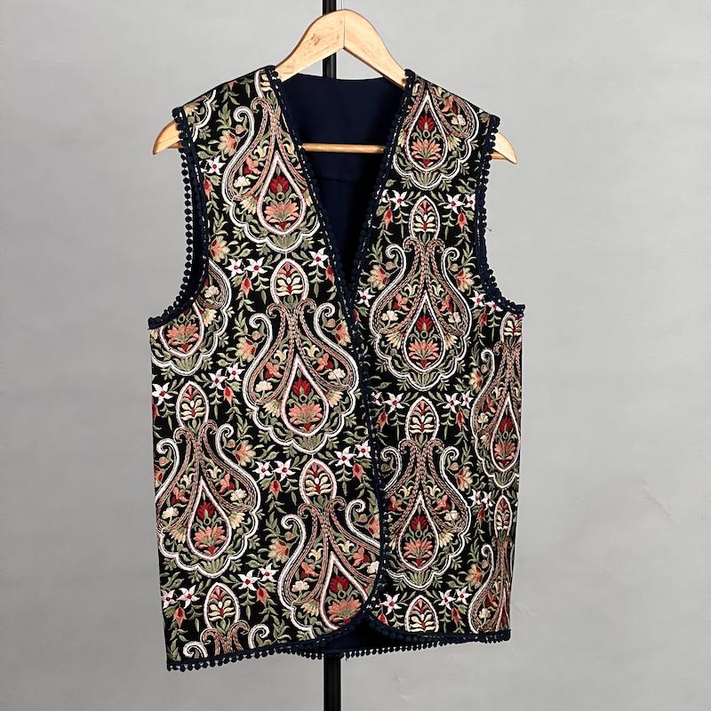 وست زنانه مدل کتان گلدوزی سنتی کد AK1484