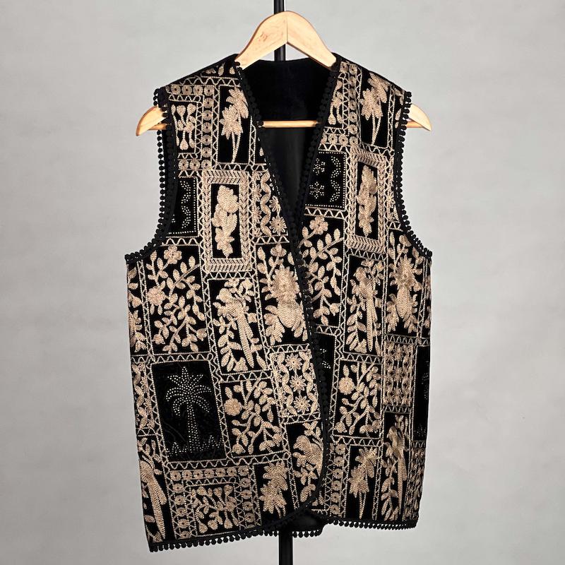 وست زنانه مدل مخمل گلدوزی سنتی کد AK1523