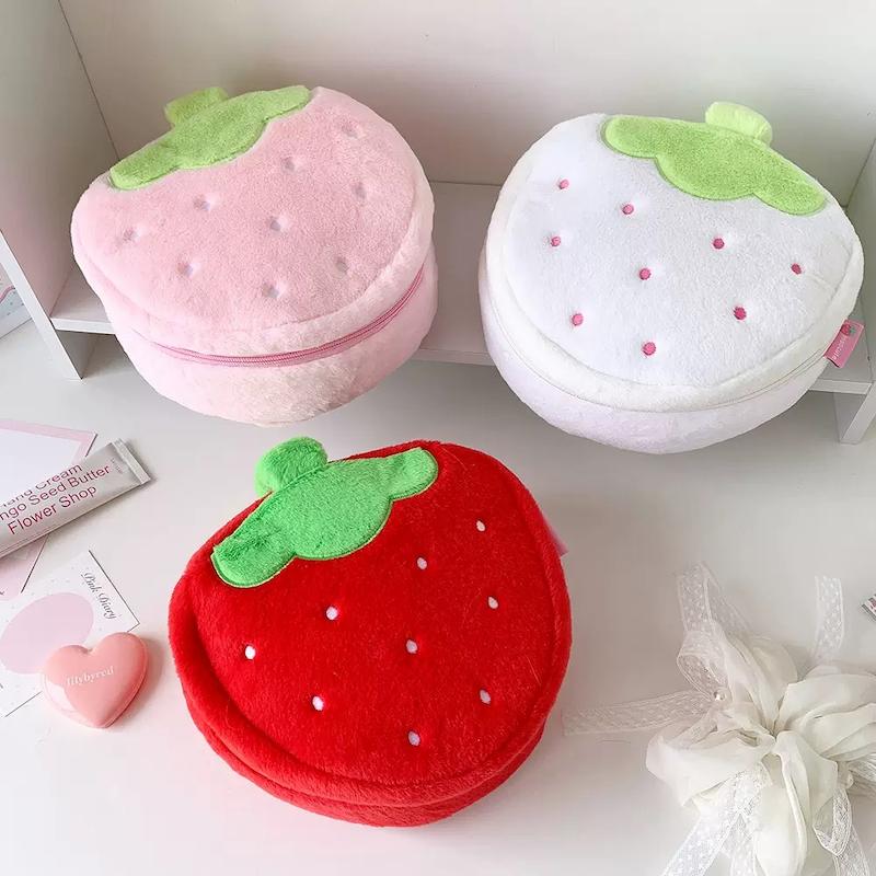 بگ / کیف آرایشی توت فرنگی Hisocute